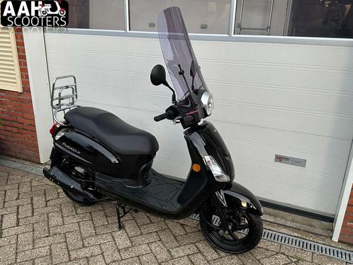 Sym Fiddle 2 2022 6584km brom 45km/u - Windscherm smoke, Fietsen en Brommers, Scooters | SYM, Zo goed als nieuw, Fiddle, Benzine
