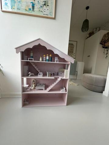 Roze houten poppenhuis Petit Amélie - alleen ophalen beschikbaar voor biedingen