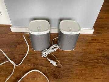 2 Sonos Play:1 Speakers wit beschikbaar voor biedingen