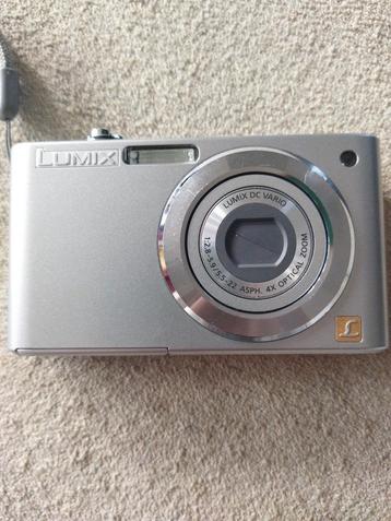 Panasonic Lumix digitale fotocamera model DMC-FS4 beschikbaar voor biedingen