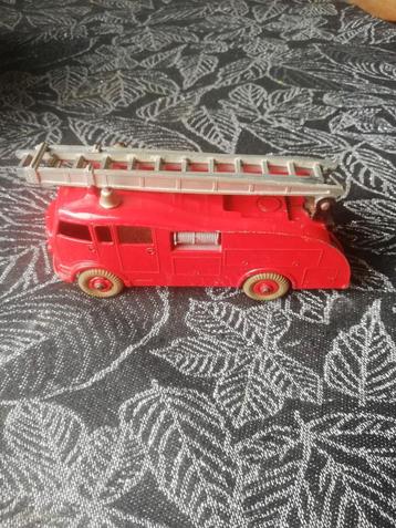Originele mooie Brandweer ladderwagen.  Dinky toys  555 beschikbaar voor biedingen