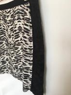 MarcCain sports rok zebraprint met kant maat 4 /40 mini, Maat 38/40 (M), MarcCain, Service@marc-cain.com, Zwart