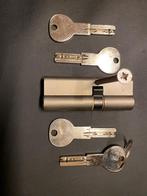 Cilinderslot SKG 2 van 85 mm en vier sleutels merk Iseo, Rvs, Ophalen of Verzenden, Slot, Zo goed als nieuw