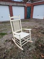 Witte schommelstoel - Hout & Riet, Huis en Inrichting, Stoelen, Ophalen, Riet of Rotan, Gebruikt, Wit