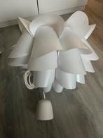 Witte hanglamp bloem design, Huis en Inrichting, Lampen | Hanglampen, Ophalen, Zo goed als nieuw, Kunststof, Minder dan 50 cm