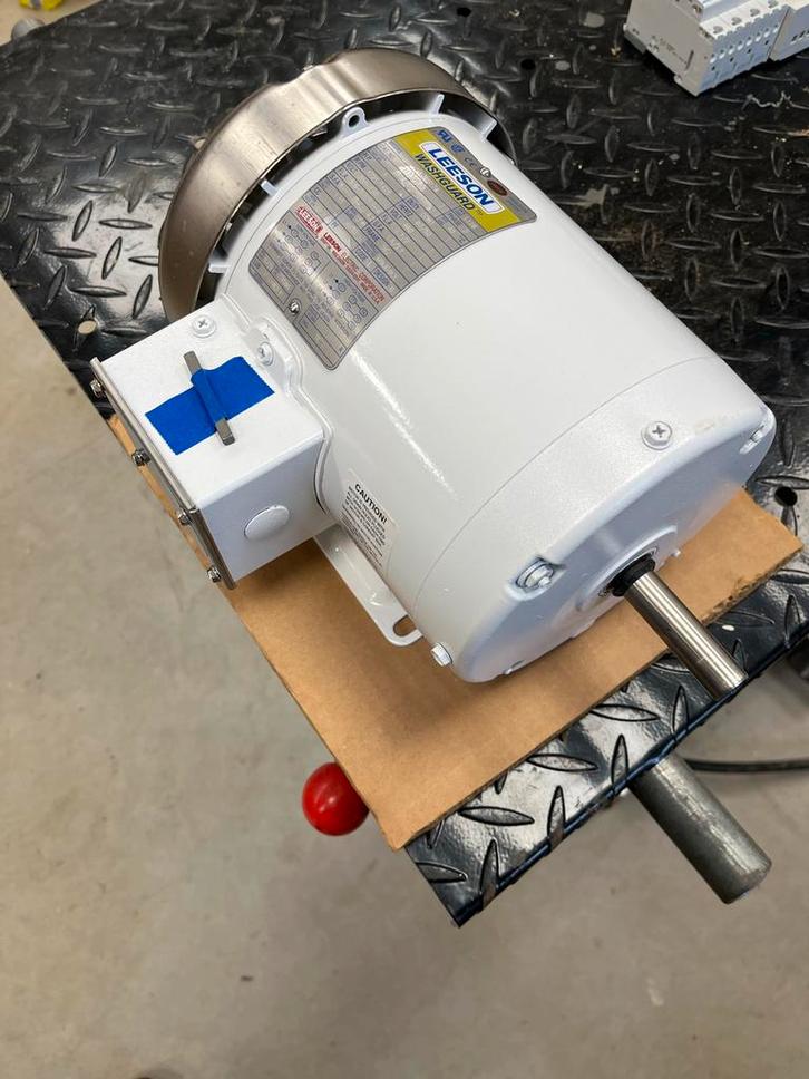 Leeson Washguard Elektromotor, Doe-het-zelf en Verbouw, Motoren, Nieuw, Elektromotor, 1400 tot 1800 rpm, Ophalen