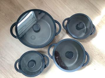 Pannenset 18, 20, 24 en 28cm beschikbaar voor biedingen
