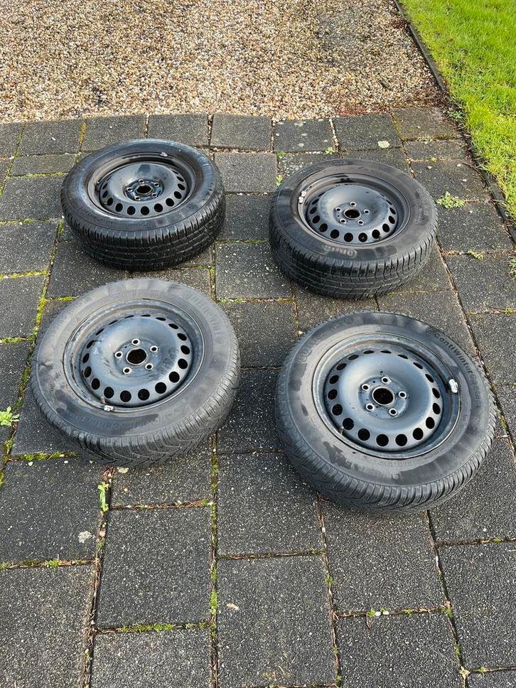 Continental Winterbanden met velgen 195/65 R15, Auto-onderdelen, Banden en Velgen, Band(en), Winterbanden, 15 inch, 195 mm, Personenwagen