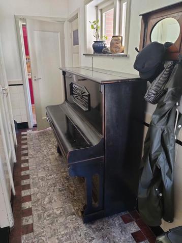Bachmann akoestische piano  beschikbaar voor biedingen