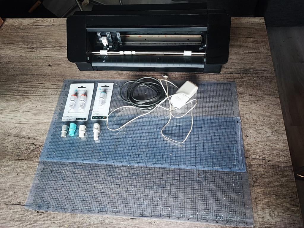 Complete snij/graveer/sketch plotter cameo 4 zwart, Hobby en Vrije tijd, Overige Hobby en Vrije tijd, Ophalen of Verzenden