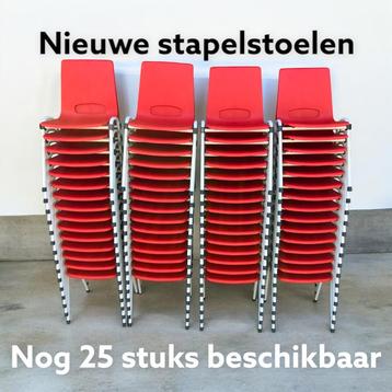 Rode stapelstoelen kantinestoelen stapelbare stoelen nieuw beschikbaar voor biedingen