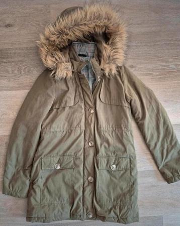 Mooie winterjas  beschikbaar voor biedingen