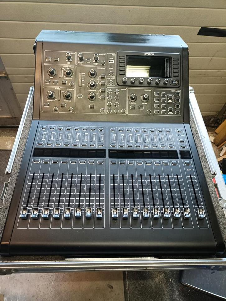 Midas M32R incl case en Live card, Muziek en Instrumenten, Mengpanelen, Gebruikt, 20 kanalen of meer, Microfooningang, Ophalen of Verzenden