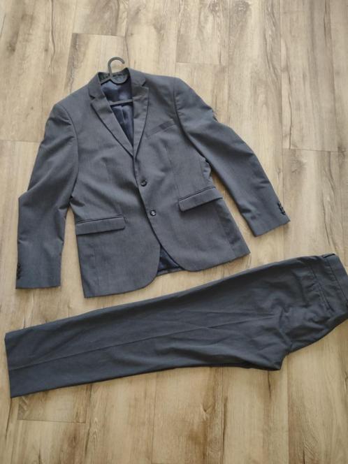 Prachtig, compleet donkergrijs kostuum, maat M, 48-50. Pak., Kleding | Heren, Kostuums en Colberts, Zo goed als nieuw, Maat 48/50 (M)