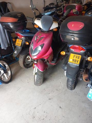 Benzhou hybride scooters 3 x beschikbaar voor biedingen