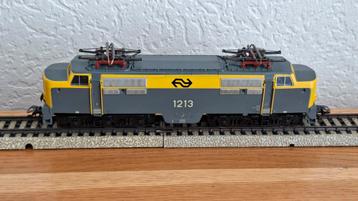 Märklin 1200 met serienr 1213 in ovp, loc is in nieuwstaat beschikbaar voor biedingen