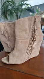 ASH Suede peeptoo met sleehak enkellaarsje ibiza 41, Verzenden, Zo goed als nieuw, Beige
