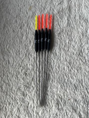 adv 252 / NIEUW set 5 dobbers MATRIX 0,50gr beschikbaar voor biedingen