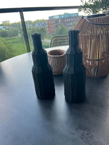 Zusss  2 prachtige zwarte vazen/flessen  *  Splinternieuw