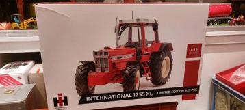 Uh international 1255XL 1:16  geen britains  beschikbaar voor biedingen