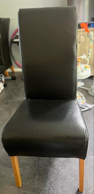 Stoelen beschikbaar voor biedingen