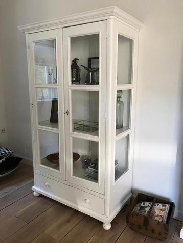 Mooie oude vitrinekast 187 x 100 x 57 beschikbaar voor biedingen