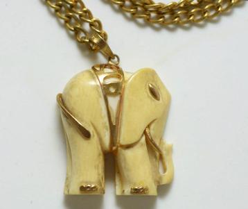 Olifant hanger met ketting (voor geluk) beschikbaar voor biedingen