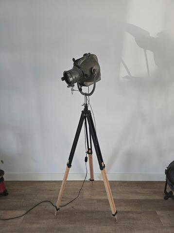 Antieke Strand Electric theater-lamp op Tripod statief €299 beschikbaar voor biedingen