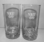 2 VAT 69 scotch whisky glazen. Hoogte 12,5 cm., Verzamelen, Glas en Borrelglaasjes, Ophalen of Verzenden, Zo goed als nieuw, Borrel- of Shotglas