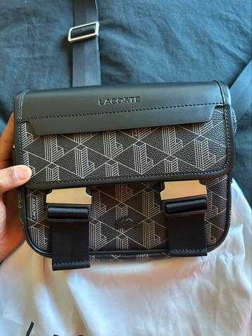 Lacoste side bag beschikbaar voor biedingen