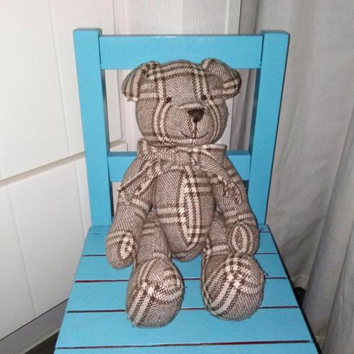 Beer van geruite stof, Verzamelen, Beren en Cherished Teddies, Gebruikt, Stoffen beer, Overige merken, Ophalen