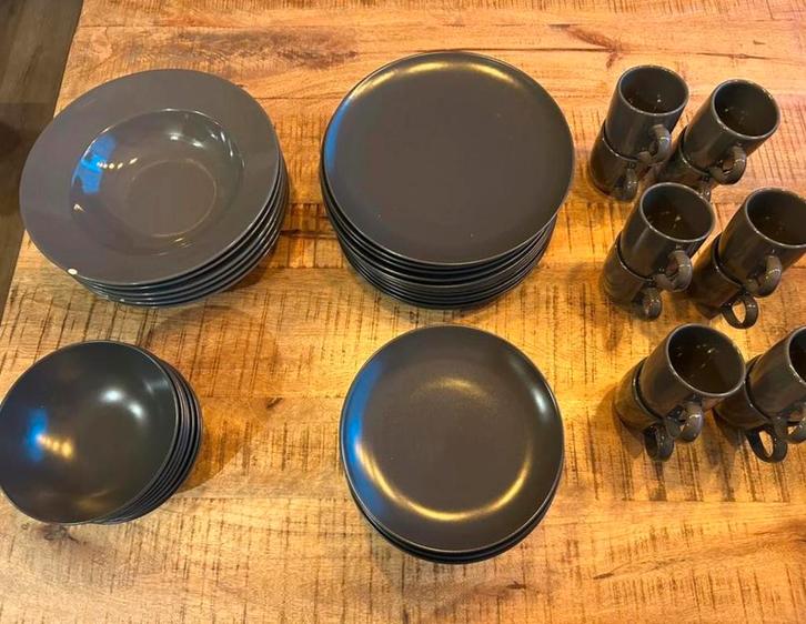 Serviesset antraciet, Huis en Inrichting, Keuken | Servies, Gebruikt, Compleet servies, Overige stijlen, Overige materialen, Ophalen
