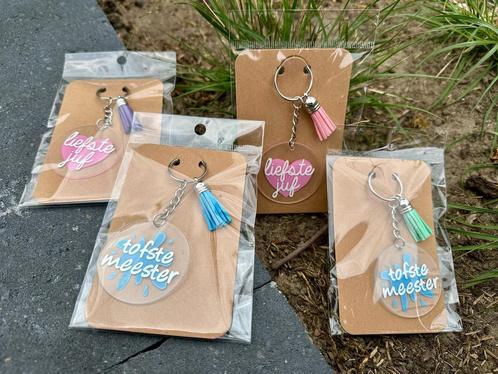 Sleutelhanger juf/meester; einde schooljaar cadeau, Verzamelen, Sleutelhangers, Nieuw, Ophalen