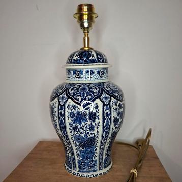 Handgemaakte Delfts blauwe vaaslamp by Boch  beschikbaar voor biedingen