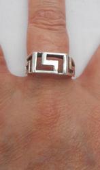 Zilveren vintage herenring met meander maat 20,5 nr.1539, Sieraden, Tassen en Uiterlijk, 20 of groter, Verzenden, Heer, Zo goed als nieuw