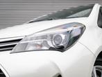 Toyota Yaris 1.5 Hybrid Dynamic Panoramadak Trekhaak Automaa, Gebruikt, 4 cilinders, 1070 kg, Origineel Nederlands