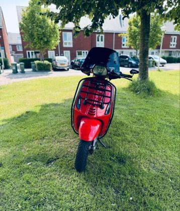 Vespa sprint 2017 full option beschikbaar voor biedingen