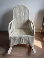 Nette crèmekleurige rieten schommelstoel, Kinderen en Baby's, Kinderkamer | Tafels en Stoelen, Ophalen, Gebruikt, Stoel(en)