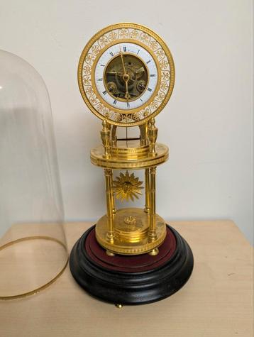 Stolp skelet pendule verguld brons  beschikbaar voor biedingen