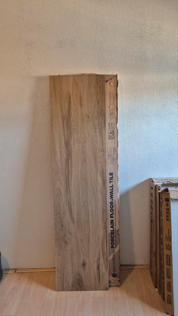 Bruine hout tegels, 120 x 30 cm beschikbaar voor biedingen