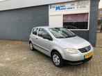 Volkswagen Fox 1.4 55KW 2005 Grijs, Auto's, Voorwielaandrijving, 15 km/l, 74 pk, 4 cilinders