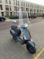 Vespa sprint 45km mat grijs nieuwstaat 1e eigenaar, Fietsen en Brommers, Scooters | Vespa, Ophalen of Verzenden, Zo goed als nieuw