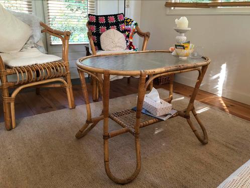 Vintage rotan tafeltje met glazen blad, Huis en Inrichting, Tafels | Salontafels, Gebruikt, 50 tot 75 cm, 50 tot 100 cm, 50 tot 100 cm