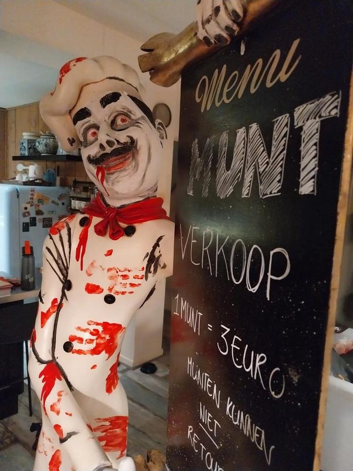Bloederige Kok met Menubord - Halloween Decoratie, Hobby en Vrije tijd, Feestartikelen, Nieuw, Versiering, Halloween of Griezel