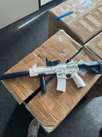 Elektrische waterpistool  beschikbaar voor biedingen