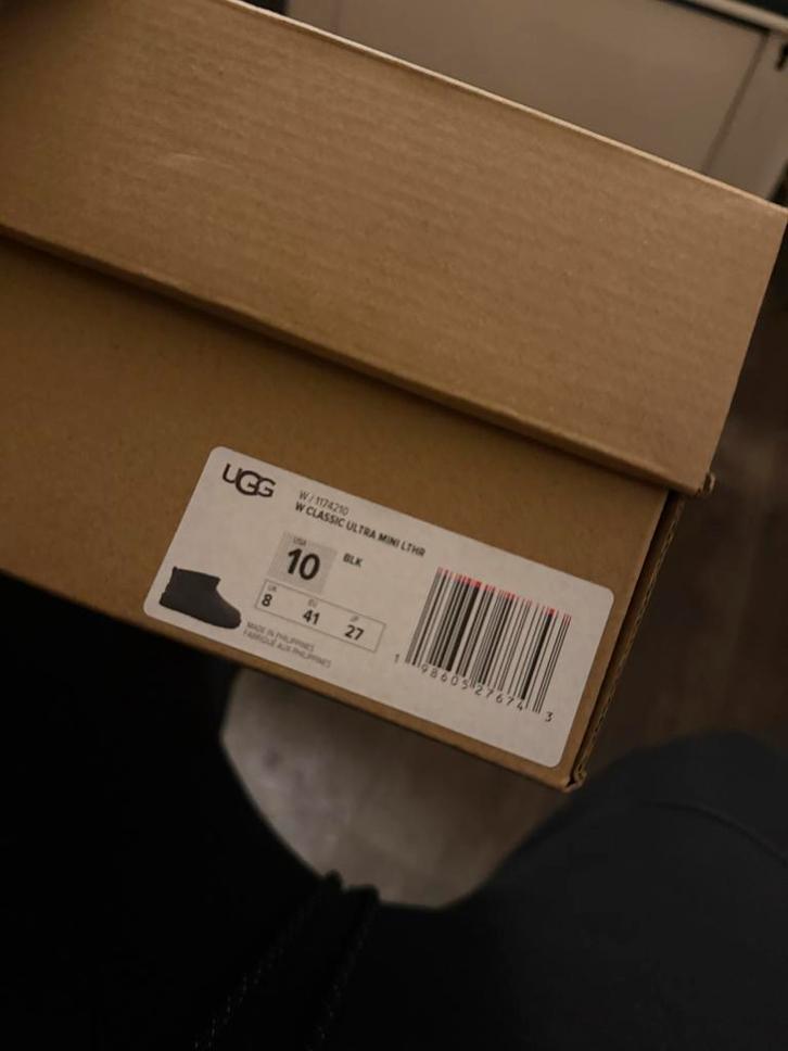 Ugg Classic Ultra Mini Snowboots - Zwart - Maat 41, Kleding | Dames, Schoenen, Nieuw, Snowboots, Zwart, Ophalen of Verzenden