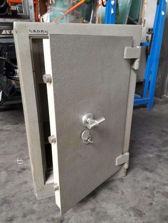 Bergh Brandkast - 60x45x95cm, Huis en Inrichting, Brandblussers en Brandkasten, Gebruikt, Brandkast, Ophalen