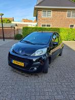 Peugeot 107 1.0 12V E-vti 68PK 3DR 2013 Zwart, Auto's, Voorwielaandrijving, Stof, Zwart, Handgeschakeld