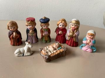 Porseleinen kerststal figuren beschikbaar voor biedingen
