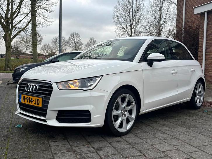 Audi A1 1.0 Tfsi facelift Sportback 2015 apk 2027 Airco, Auto's, Audi, Particulier, Te koop, A1, Airbags, Airconditioning, Apple Carplay
